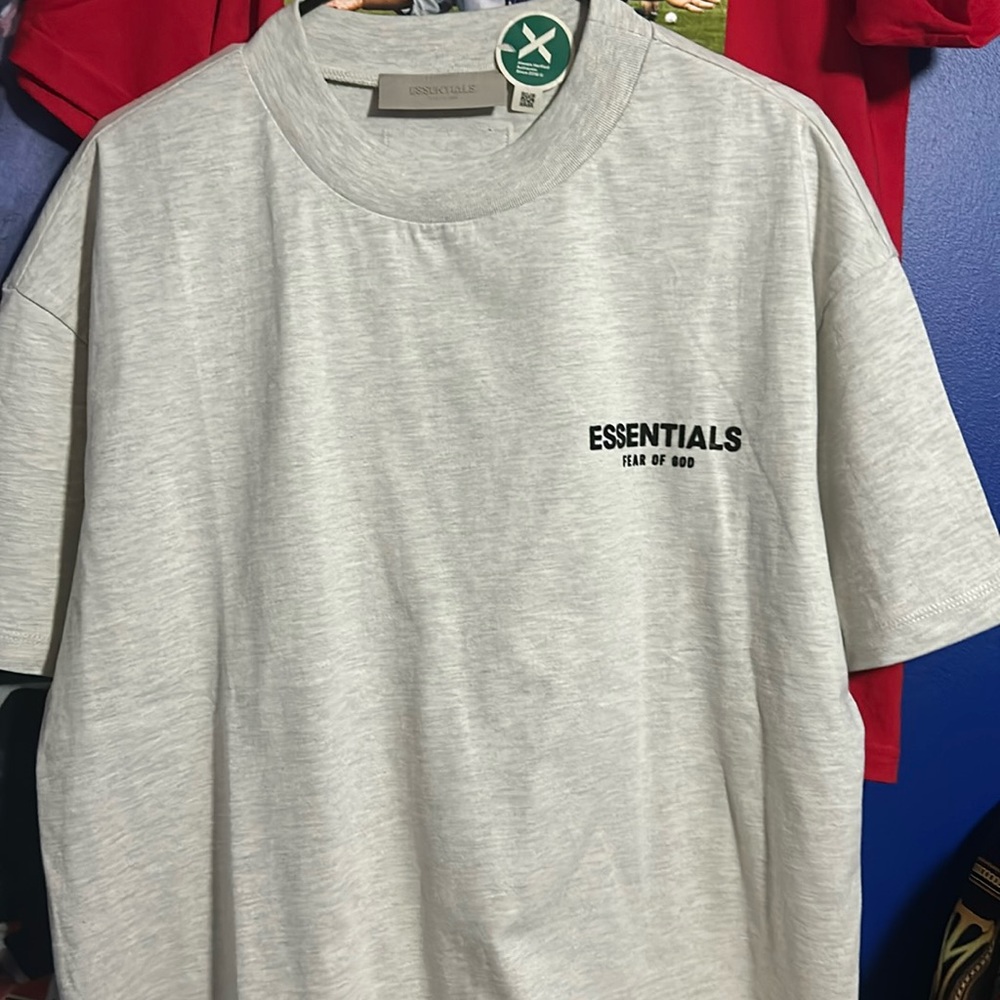 Size medium essentials, fear of God T-shirt, StockX